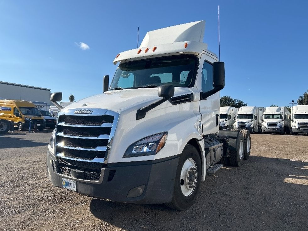 Day Cab Tractor-Heavy Duty Tractors-Freightliner-2020-T12664ST-Fontana-CA-341,030\n\t\tmiles-$ 54,500 - Image 3