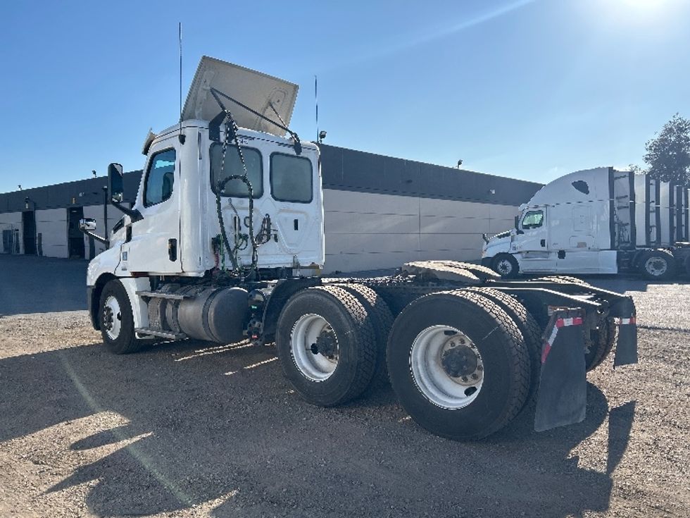 Day Cab Tractor-Heavy Duty Tractors-Freightliner-2020-T12664ST-Fontana-CA-341,030\n\t\tmiles-$ 54,500 - Image 5