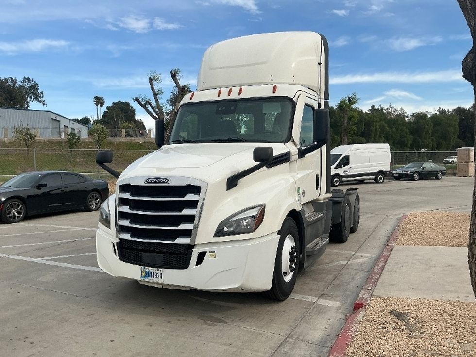 Day Cab Tractor-Heavy Duty Tractors-Freightliner-2020-T12664ST-Fontana-CA-341,505\n\t\tmiles-$ 54,500 - Image 3