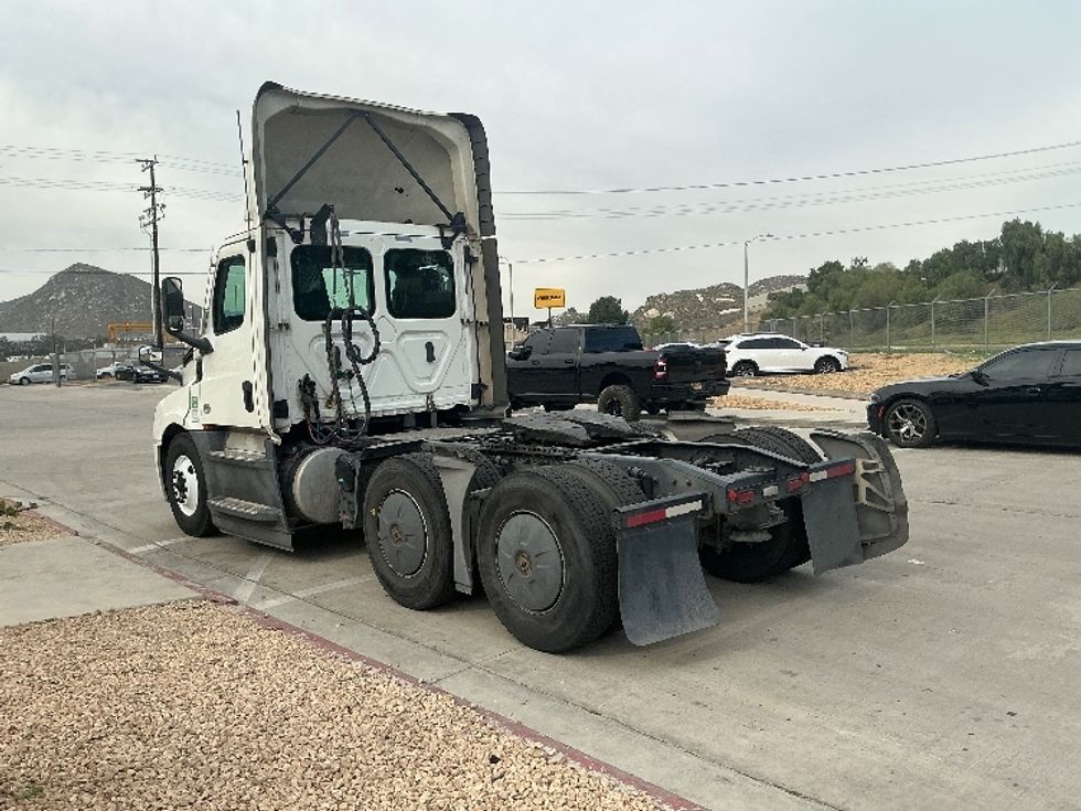 Day Cab Tractor-Heavy Duty Tractors-Freightliner-2020-T12664ST-Fontana-CA-341,505\n\t\tmiles-$ 54,500 - Image 5