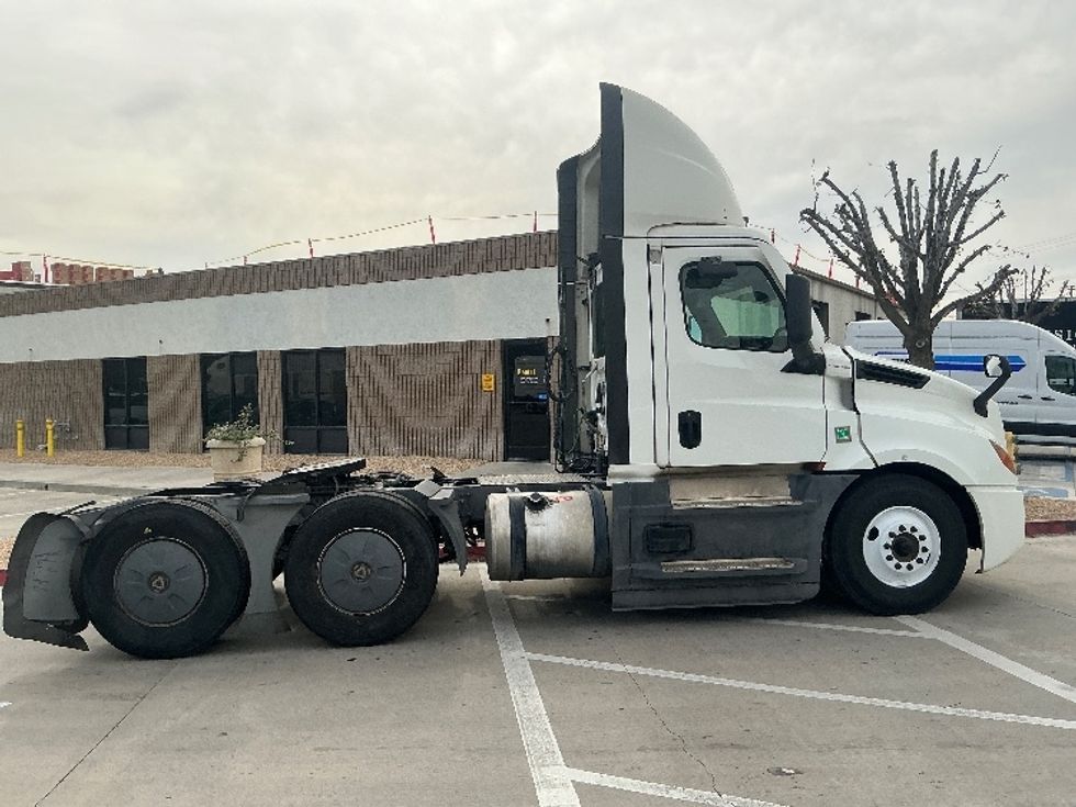 Day Cab Tractor-Heavy Duty Tractors-Freightliner-2020-T12664ST-Fontana-CA-341,505\n\t\tmiles-$ 54,500 - Image 8