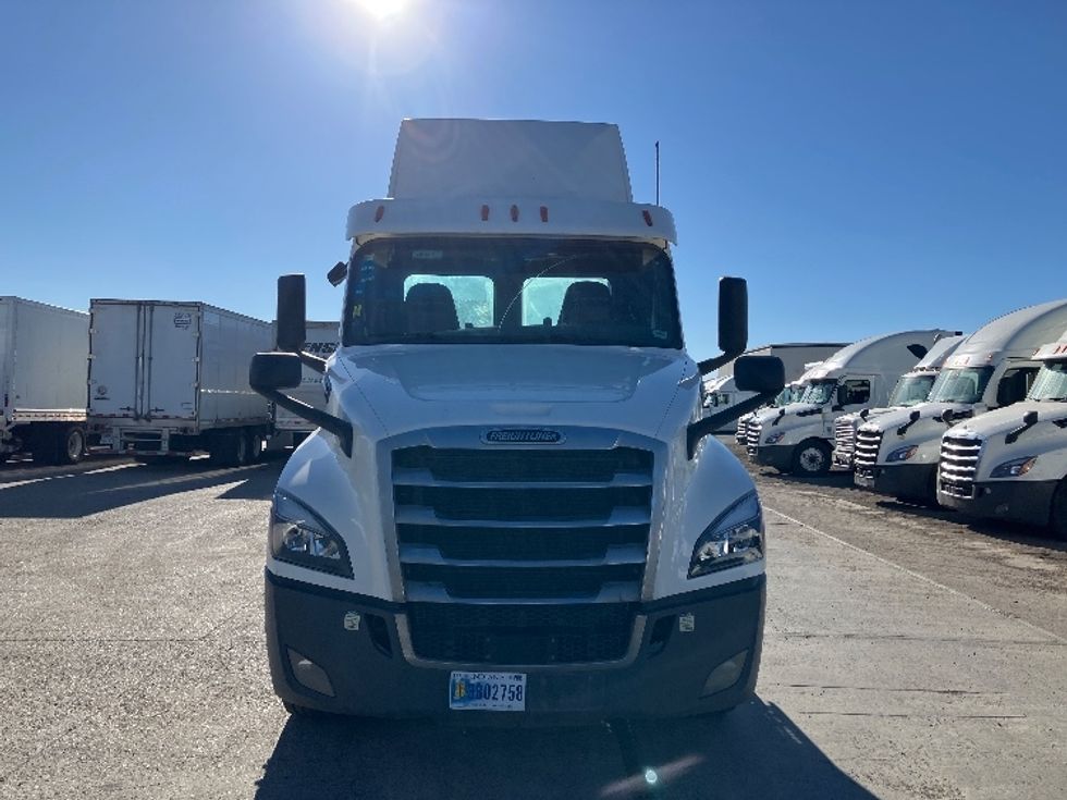 Day Cab Tractor-Heavy Duty Tractors-Freightliner-2020-T12664ST-Fontana-CA-342,755\n\t\tmiles-$ 59,500 - Image 2