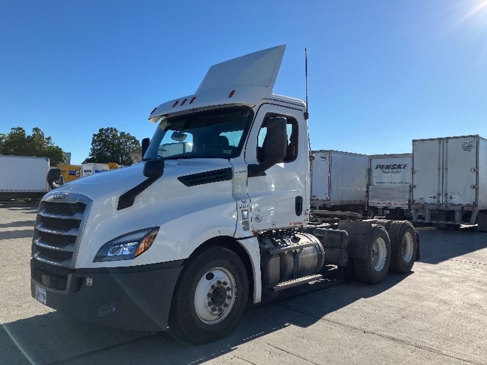 Day Cab Tractor-Heavy Duty Tractors-Freightliner-2020-T12664ST-Fontana-CA-342,755\n\t\tmiles-$ 59,500 - Image 3