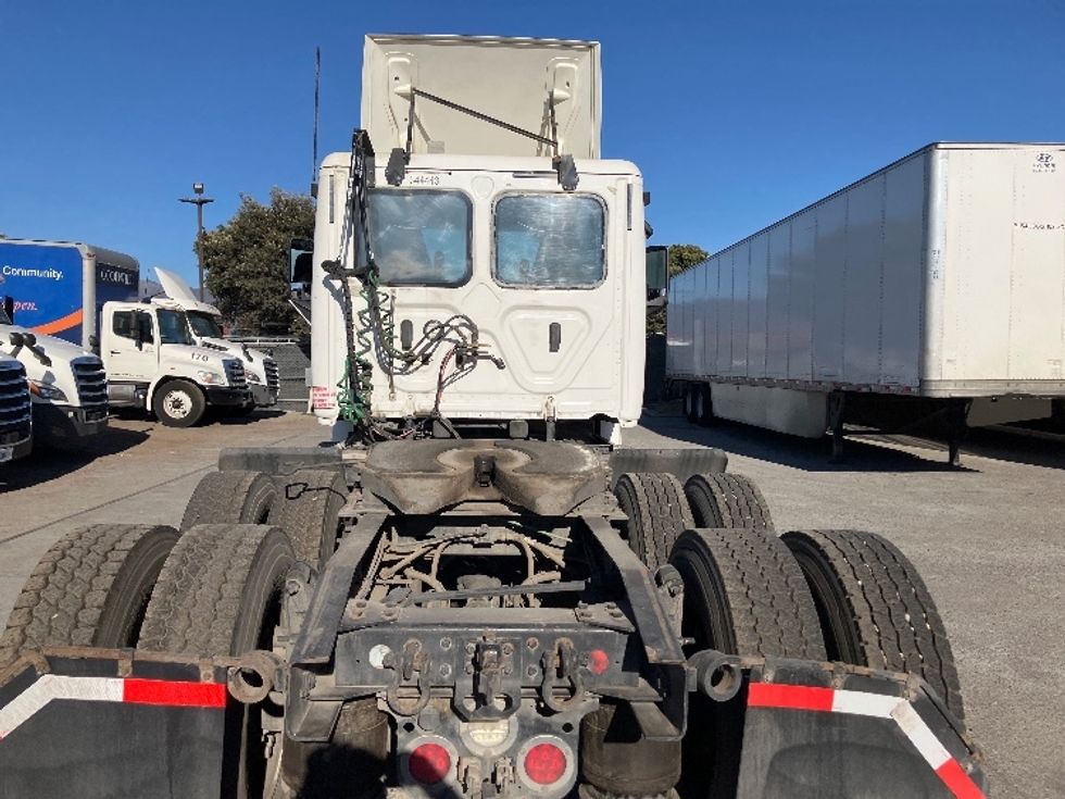 Day Cab Tractor-Heavy Duty Tractors-Freightliner-2020-T12664ST-Fontana-CA-342,755\n\t\tmiles-$ 59,500 - Image 6