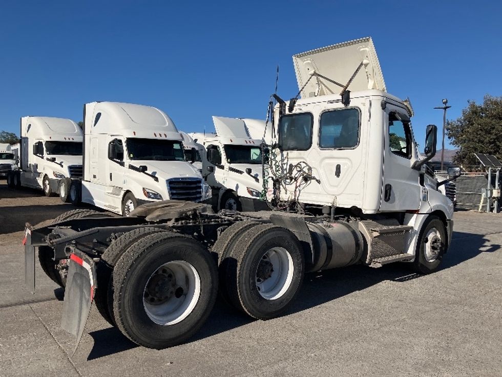 Day Cab Tractor-Heavy Duty Tractors-Freightliner-2020-T12664ST-Fontana-CA-342,755\n\t\tmiles-$ 59,500 - Image 7