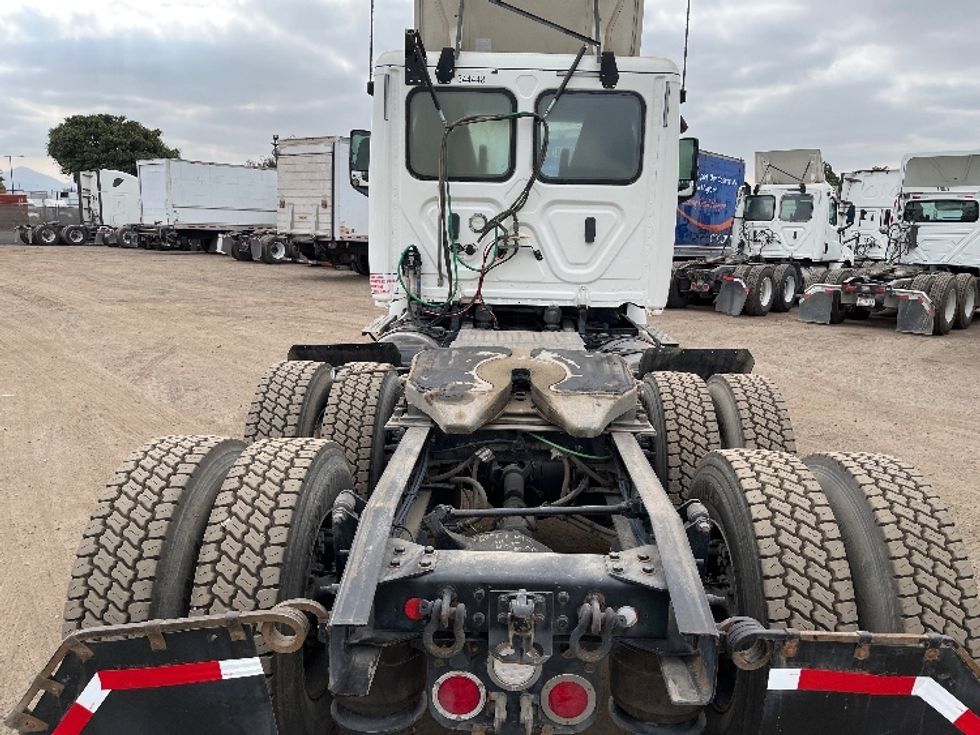 Day Cab Tractor-Heavy Duty Tractors-Freightliner-2020-T12664ST-Fontana-CA-342,808\n\t\tmiles-$ 59,500 - Image 6
