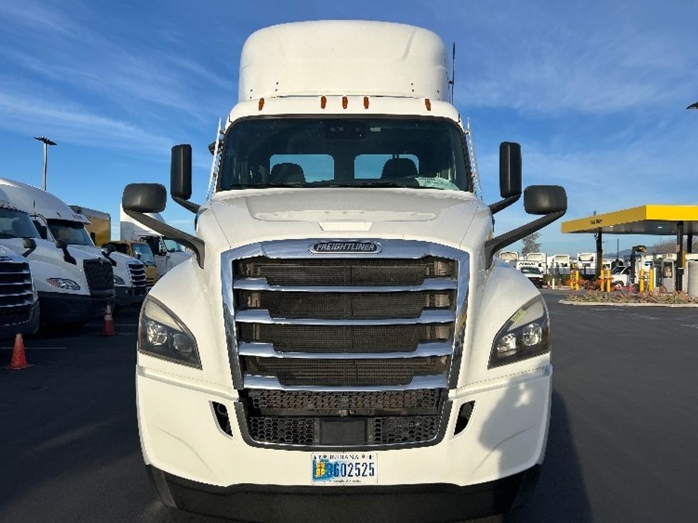 Day Cab Tractor-Heavy Duty Tractors-Freightliner-2020-T12664ST-Fontana-CA-345,901\n\t\tmiles-$ 54,250 - Image 2