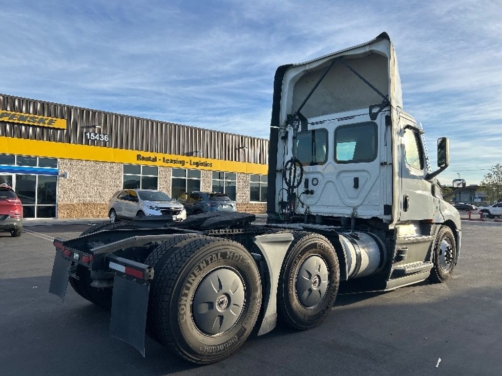 Day Cab Tractor-Heavy Duty Tractors-Freightliner-2020-T12664ST-Fontana-CA-345,901\n\t\tmiles-$ 54,250 - Image 7