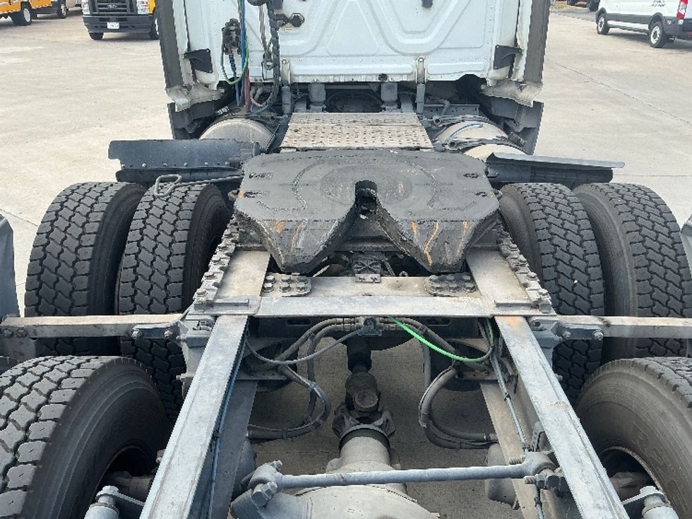 Day Cab Tractor-Heavy Duty Tractors-Freightliner-2020-T12664ST-Fontana-CA-346,435\n\t\tmiles-$ 54,250 - Image 6