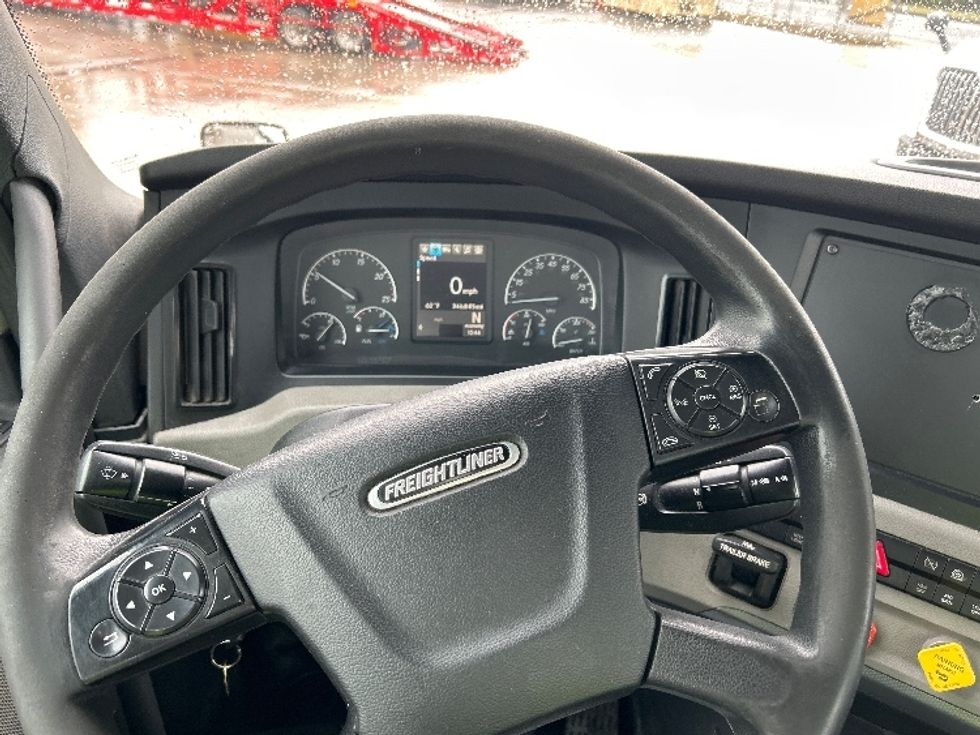 Day Cab Tractor-Heavy Duty Tractors-Freightliner-2020-T12664ST-Fontana-CA-346,699\n\t\tmiles-$ 54,250 - Image 11