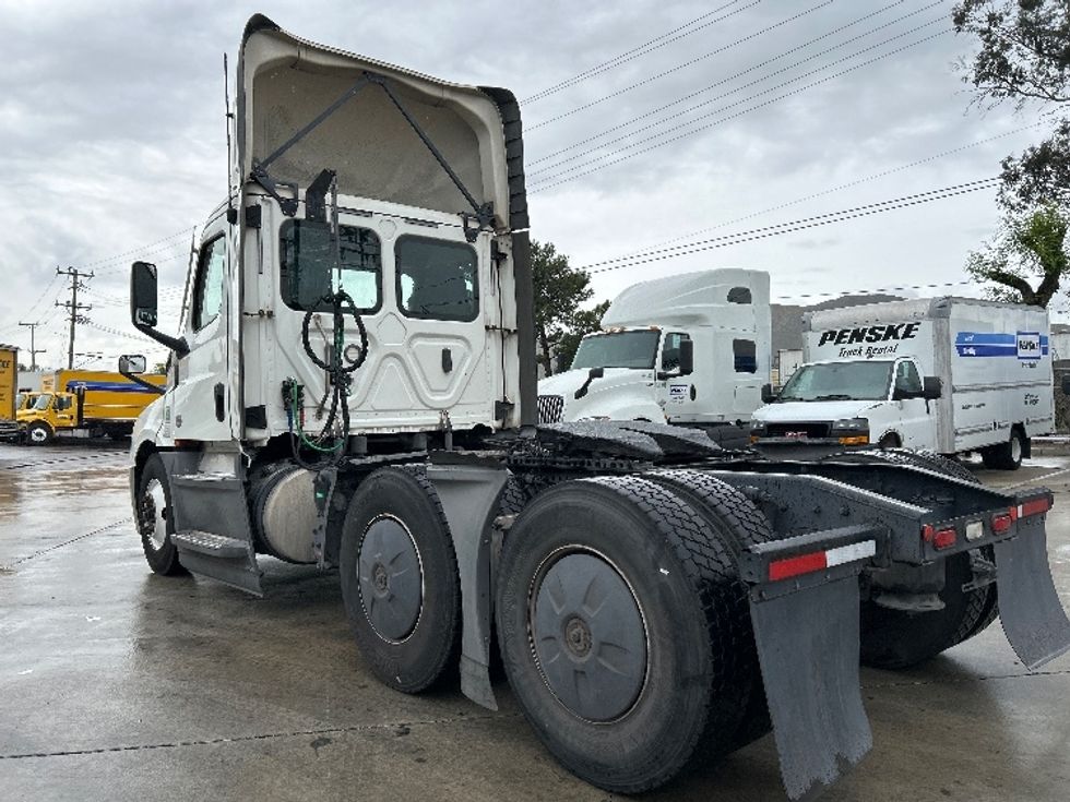 Day Cab Tractor-Heavy Duty Tractors-Freightliner-2020-T12664ST-Fontana-CA-346,699\n\t\tmiles-$ 54,250 - Image 5