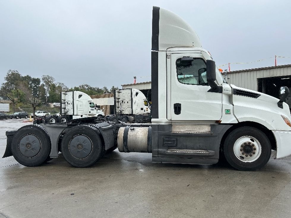 Day Cab Tractor-Heavy Duty Tractors-Freightliner-2020-T12664ST-Fontana-CA-346,699\n\t\tmiles-$ 54,250 - Image 8