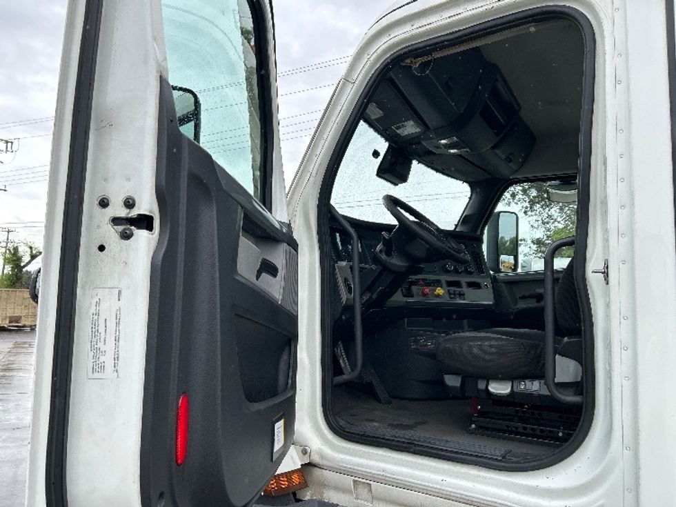 Day Cab Tractor-Heavy Duty Tractors-Freightliner-2020-T12664ST-Fontana-CA-346,699\n\t\tmiles-$ 54,250 - Image 9