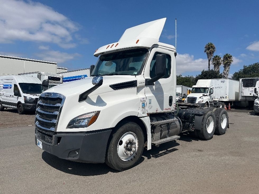 Day Cab Tractor-Heavy Duty Tractors-Freightliner-2020-T12664ST-Fontana-CA-347,008\n\t\tmiles-$ 56,250 - Image 3