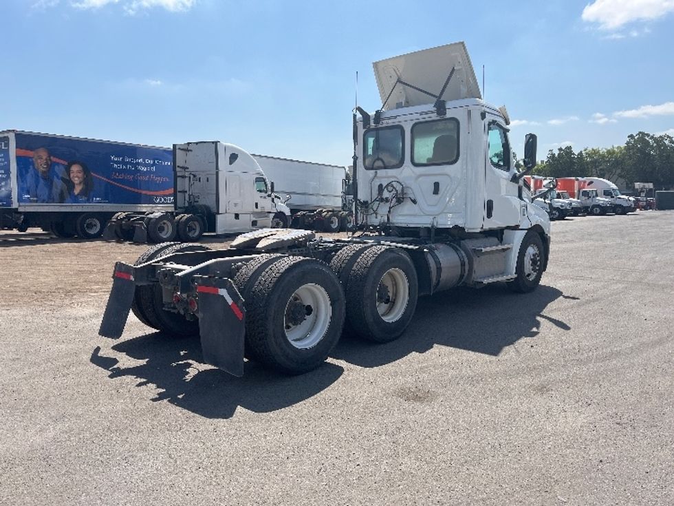 Day Cab Tractor-Heavy Duty Tractors-Freightliner-2020-T12664ST-Fontana-CA-347,008\n\t\tmiles-$ 56,250 - Image 7