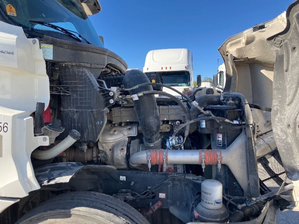Day Cab Tractor-Heavy Duty Tractors-Freightliner-2020-T12664ST-Fontana-CA-347,030\n\t\tmiles-$ 59,250 - Image 15