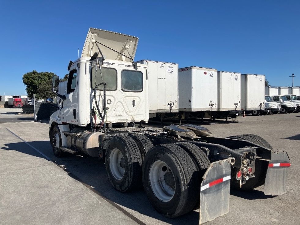 Day Cab Tractor-Heavy Duty Tractors-Freightliner-2020-T12664ST-Fontana-CA-347,030\n\t\tmiles-$ 59,250 - Image 5
