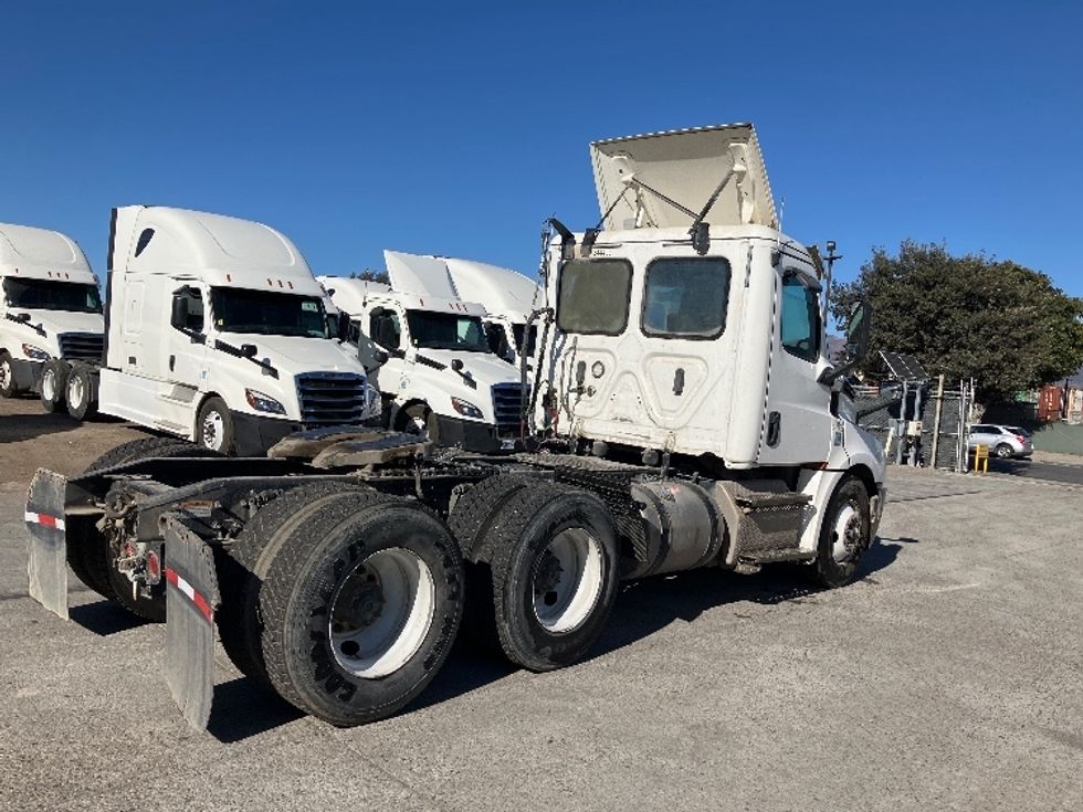 Day Cab Tractor-Heavy Duty Tractors-Freightliner-2020-T12664ST-Fontana-CA-347,030\n\t\tmiles-$ 59,250 - Image 7