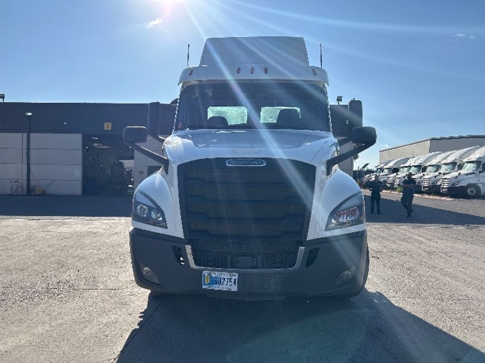 Day Cab Tractor-Heavy Duty Tractors-Freightliner-2020-T12664ST-Fontana-CA-351,841\n\t\tmiles-$ 59,000 - Image 2