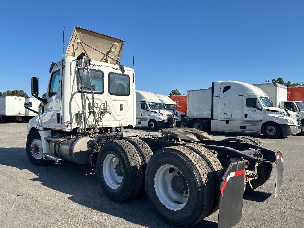 Day Cab Tractor-Heavy Duty Tractors-Freightliner-2020-T12664ST-Fontana-CA-351,841\n\t\tmiles-$ 59,000 - Image 5
