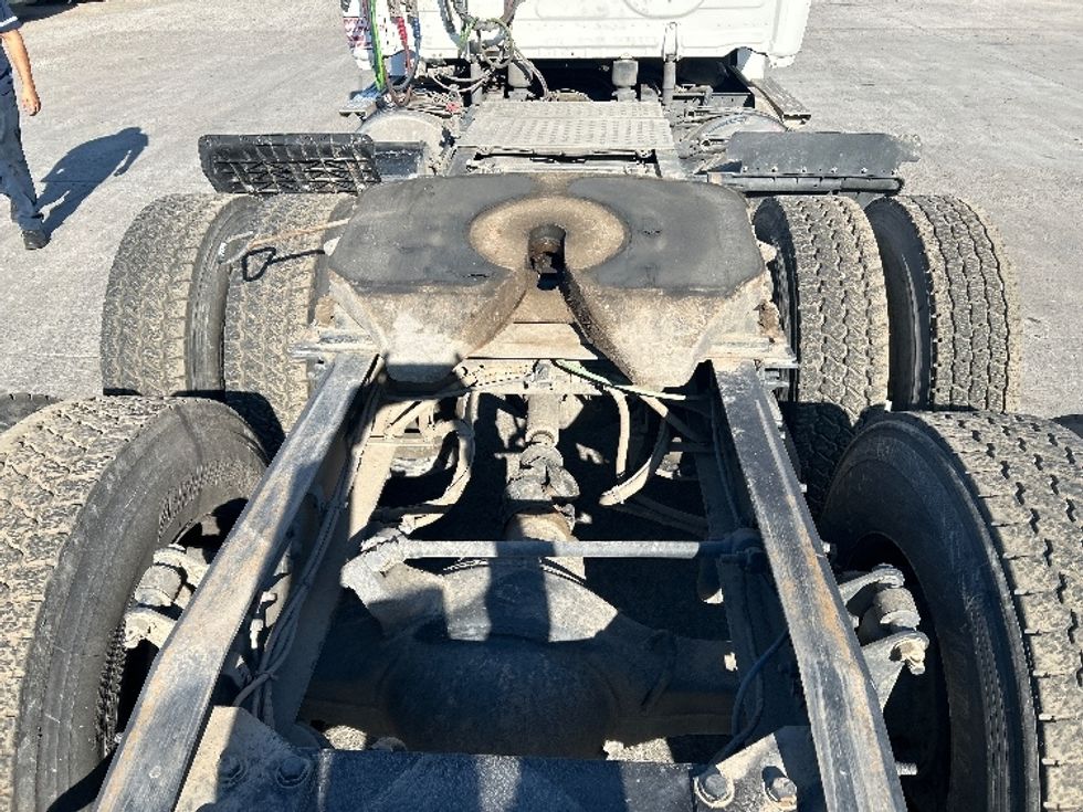 Day Cab Tractor-Heavy Duty Tractors-Freightliner-2020-T12664ST-Fontana-CA-351,841\n\t\tmiles-$ 59,000 - Image 6