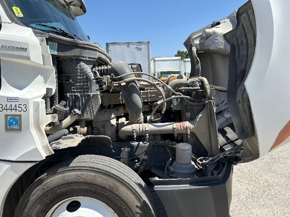 Day Cab Tractor-Heavy Duty Tractors-Freightliner-2020-T12664ST-Fontana-CA-353,050\n\t\tmiles-$ 58,750 - Image 14