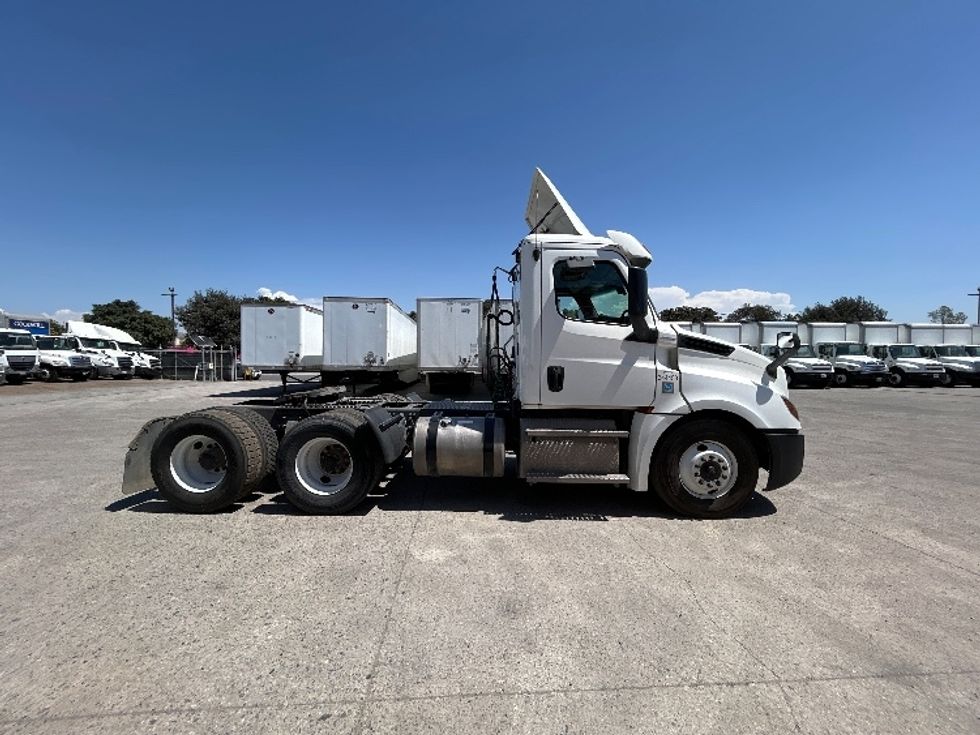 Day Cab Tractor-Heavy Duty Tractors-Freightliner-2020-T12664ST-Fontana-CA-353,050\n\t\tmiles-$ 58,750 - Image 8