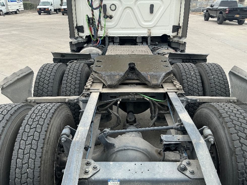 Day Cab Tractor-Heavy Duty Tractors-Freightliner-2020-T12664ST-Fontana-CA-356,090\n\t\tmiles-$ 53,750 - Image 6