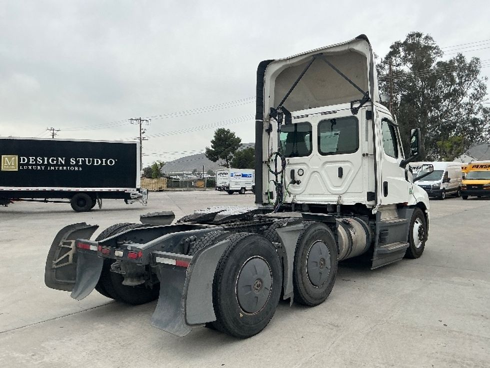 Day Cab Tractor-Heavy Duty Tractors-Freightliner-2020-T12664ST-Fontana-CA-356,090\n\t\tmiles-$ 53,750 - Image 7