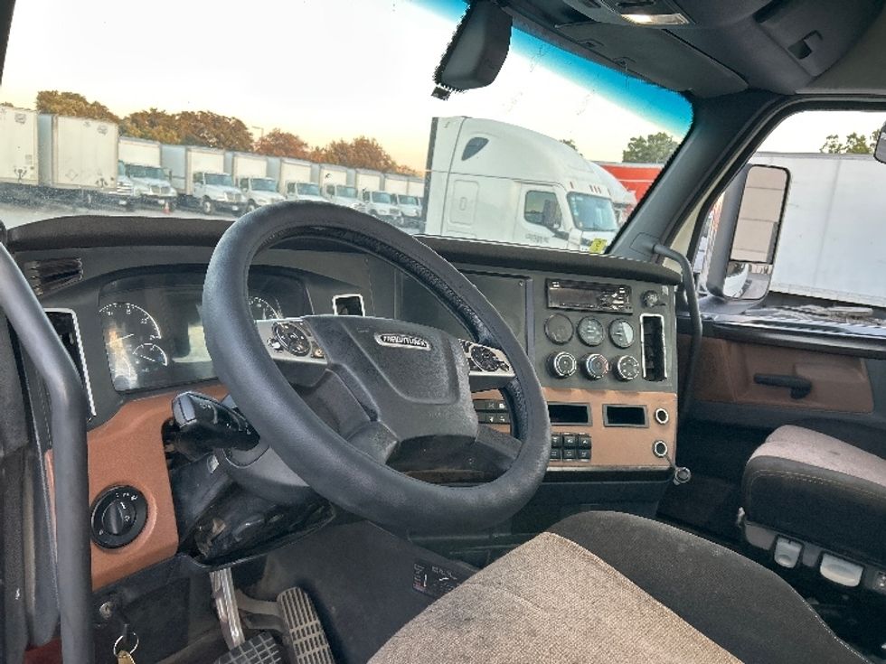 Day Cab Tractor-Heavy Duty Tractors-Freightliner-2020-T12664ST-Fontana-CA-356,248\n\t\tmiles-$ 59,250 - Image 10