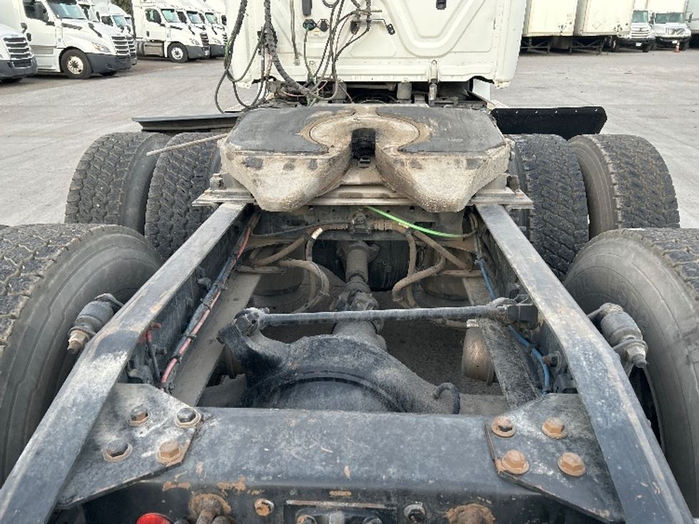 Day Cab Tractor-Heavy Duty Tractors-Freightliner-2020-T12664ST-Fontana-CA-356,248\n\t\tmiles-$ 59,250 - Image 6