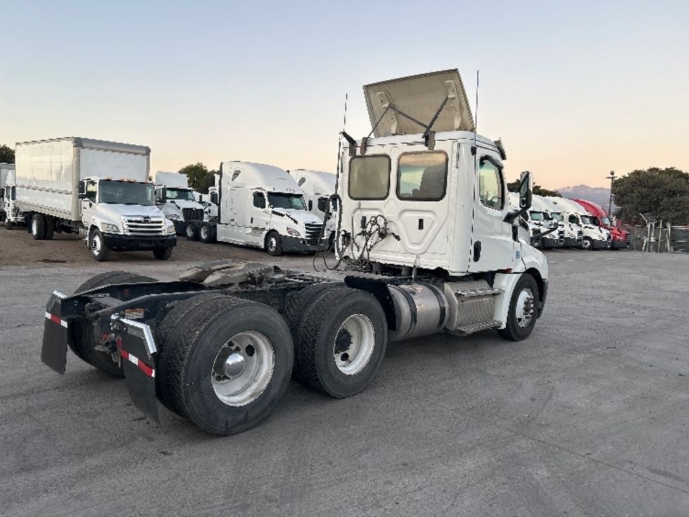 Day Cab Tractor-Heavy Duty Tractors-Freightliner-2020-T12664ST-Fontana-CA-356,248\n\t\tmiles-$ 59,250 - Image 7