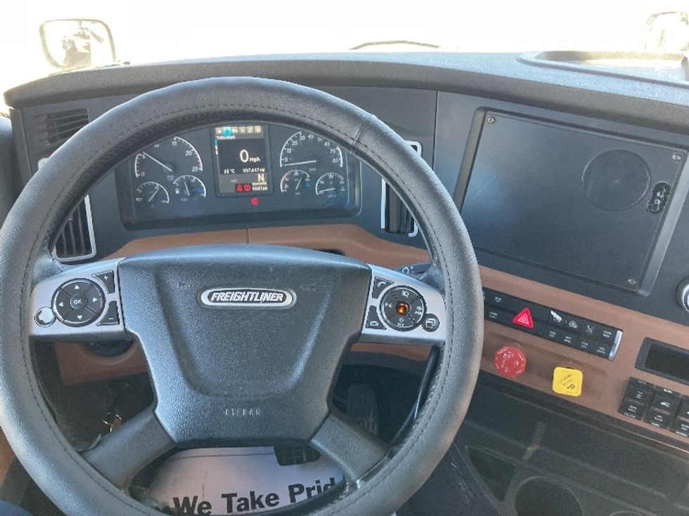 Day Cab Tractor-Heavy Duty Tractors-Freightliner-2020-T12664ST-Fontana-CA-357,617\n\t\tmiles-$ 58,500 - Image 11