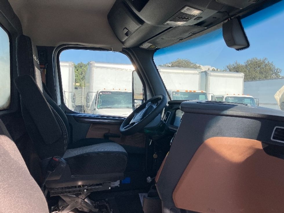 Day Cab Tractor-Heavy Duty Tractors-Freightliner-2020-T12664ST-Fontana-CA-357,617\n\t\tmiles-$ 58,500 - Image 14