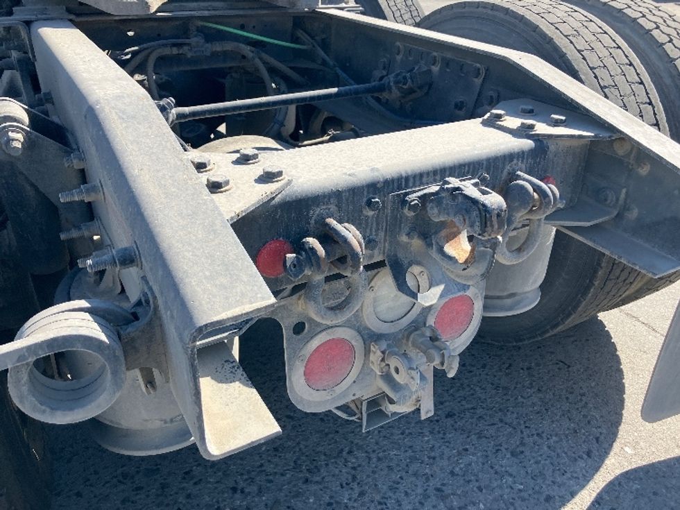 Day Cab Tractor-Heavy Duty Tractors-Freightliner-2020-T12664ST-Fontana-CA-357,617\n\t\tmiles-$ 58,500 - Image 17