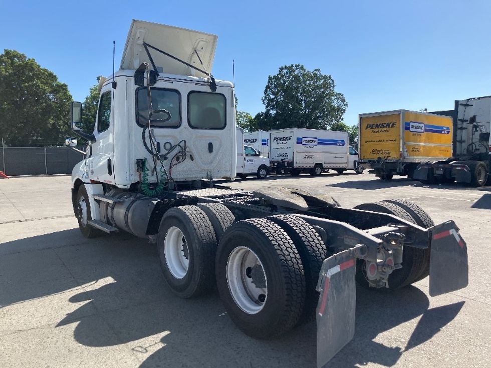 Day Cab Tractor-Heavy Duty Tractors-Freightliner-2020-T12664ST-Fontana-CA-357,617\n\t\tmiles-$ 58,500 - Image 5