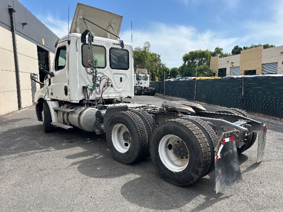 Day Cab Tractor-Heavy Duty Tractors-Freightliner-2020-T12664ST-Fontana-CA-359,003\n\t\tmiles-$ 53,500 - Image 5