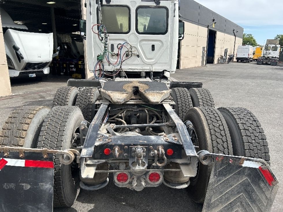 Day Cab Tractor-Heavy Duty Tractors-Freightliner-2020-T12664ST-Fontana-CA-359,003\n\t\tmiles-$ 53,500 - Image 6
