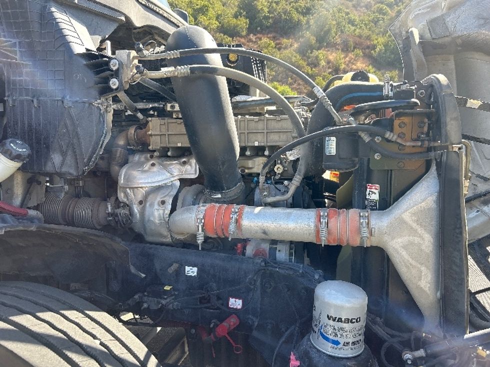 Day Cab Tractor-Heavy Duty Tractors-Freightliner-2020-T12664ST-Fontana-CA-362,827\n\t\tmiles-$ 51,250 - Image 15