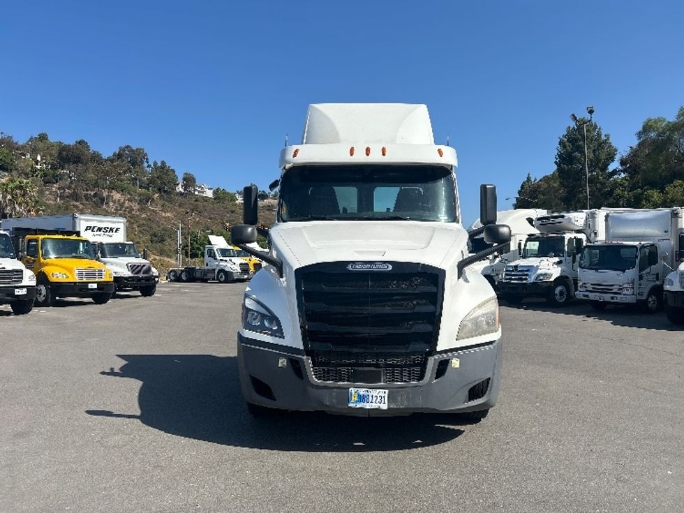 Day Cab Tractor-Heavy Duty Tractors-Freightliner-2020-T12664ST-Fontana-CA-362,827\n\t\tmiles-$ 51,250 - Image 2