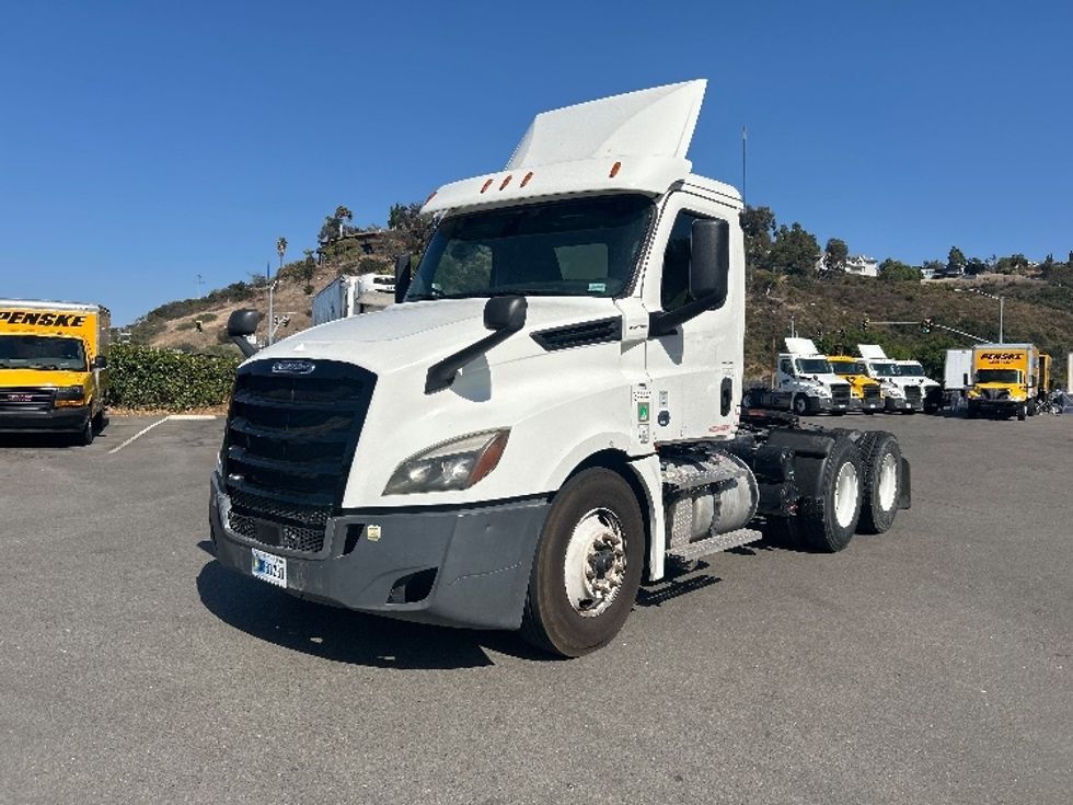 Day Cab Tractor-Heavy Duty Tractors-Freightliner-2020-T12664ST-Fontana-CA-362,827\n\t\tmiles-$ 51,250 - Image 3
