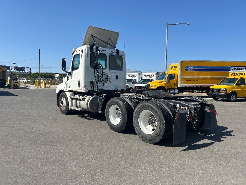 Day Cab Tractor-Heavy Duty Tractors-Freightliner-2020-T12664ST-Fontana-CA-362,827\n\t\tmiles-$ 51,250 - Image 5
