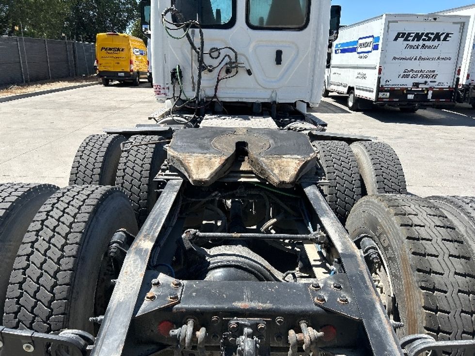 Day Cab Tractor-Heavy Duty Tractors-Freightliner-2020-T12664ST-Fontana-CA-367,706\n\t\tmiles-$ 53,000 - Image 6