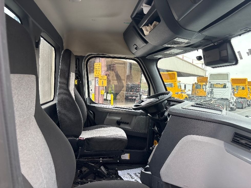 Day Cab Tractor-Heavy Duty Tractors-Freightliner-2020-T12664ST-Fontana-CA-386,156\n\t\tmiles-$ 52,000 - Image 14