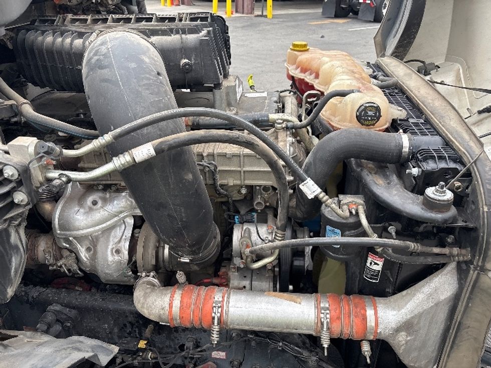 Day Cab Tractor-Heavy Duty Tractors-Freightliner-2020-T12664ST-Fontana-CA-386,156\n\t\tmiles-$ 52,000 - Image 15