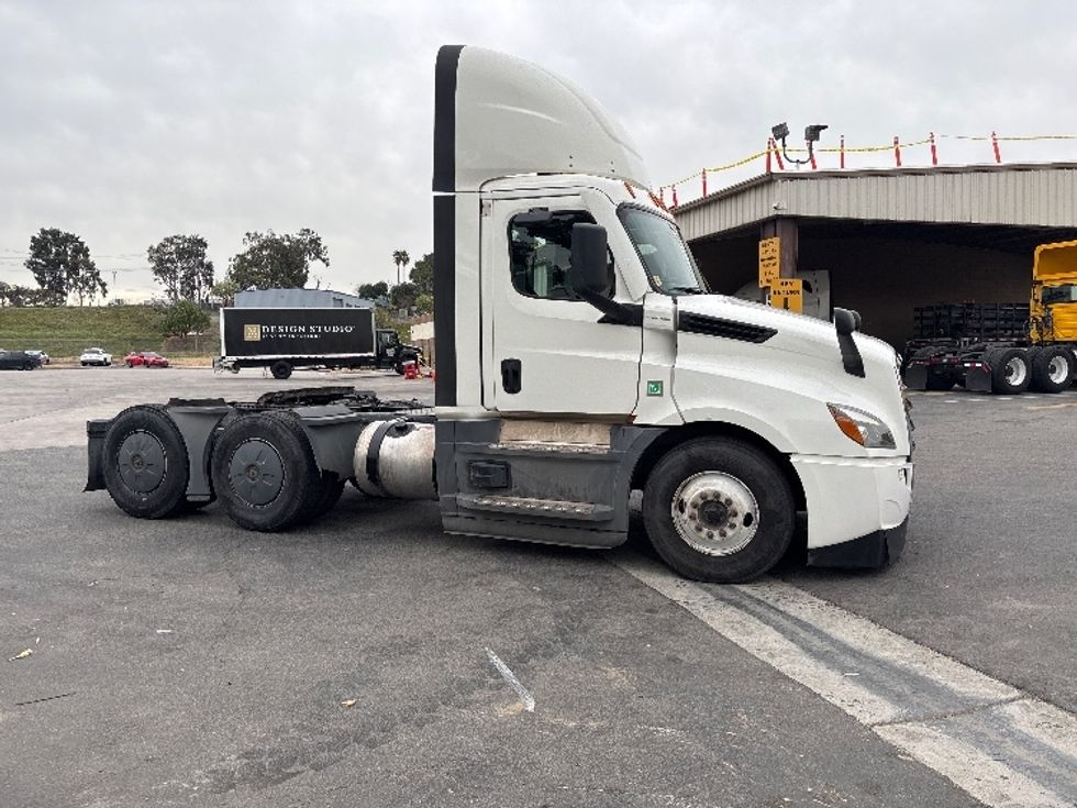 Day Cab Tractor-Heavy Duty Tractors-Freightliner-2020-T12664ST-Fontana-CA-386,156\n\t\tmiles-$ 52,000 - Image 8