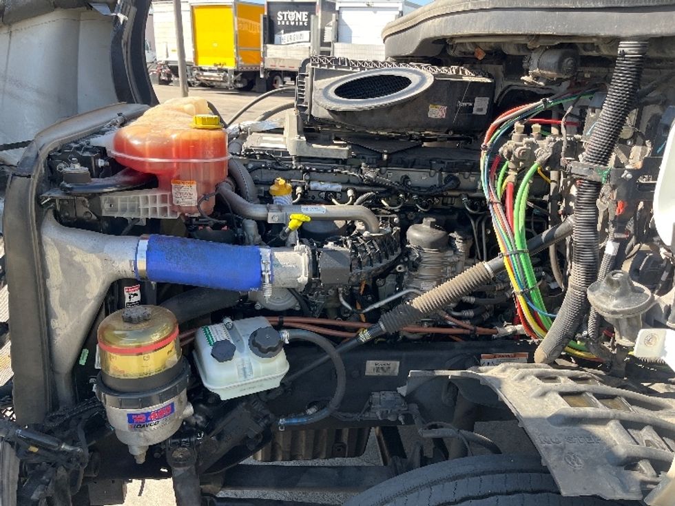 Day Cab Tractor-Heavy Duty Tractors-Freightliner-2020-T12664ST-Fontana-CA-399,252\n\t\tmiles-$ 48,250 - Image 16