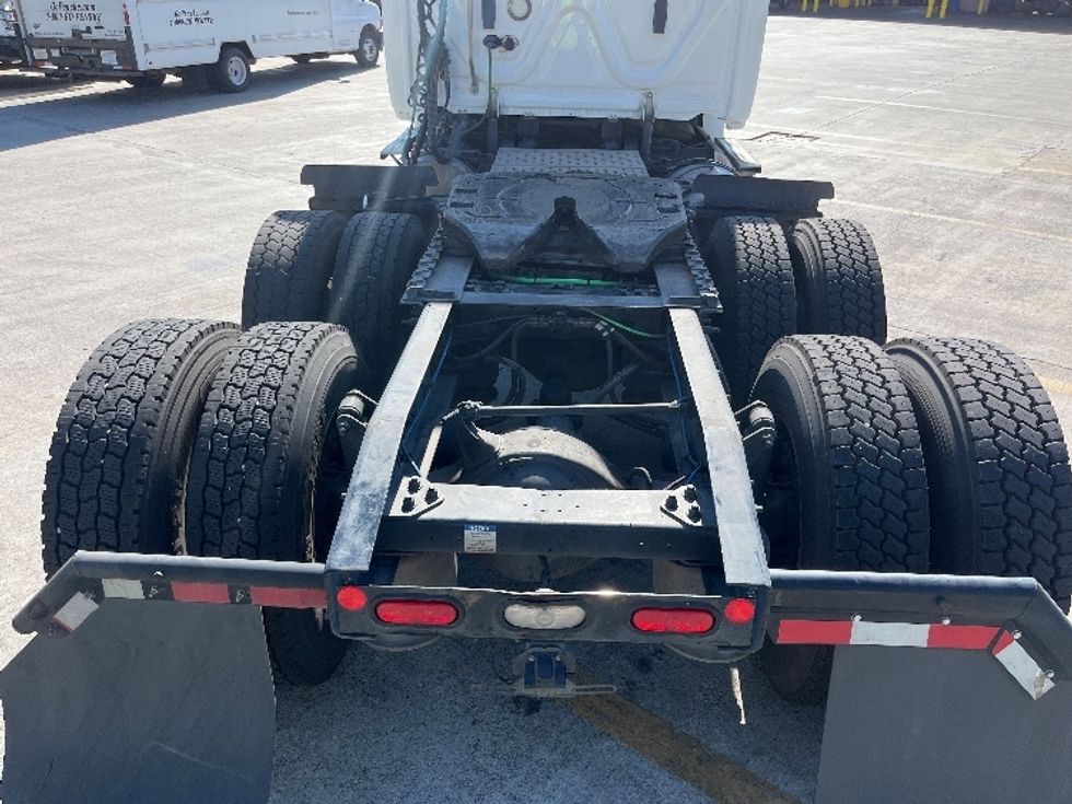 Day Cab Tractor-Heavy Duty Tractors-Freightliner-2020-T12664ST-Fontana-CA-399,252\n\t\tmiles-$ 48,250 - Image 6