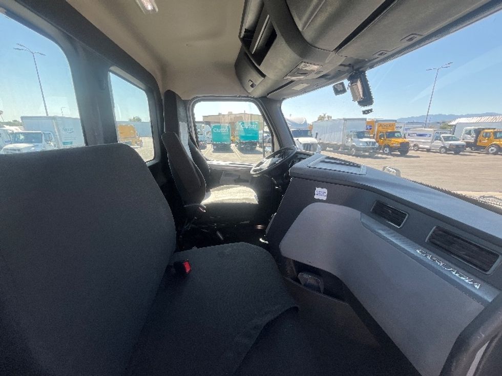 Day Cab Tractor-Heavy Duty Tractors-Freightliner-2020-T12664ST-Fontana-CA-447,408\n\t\tmiles-$ 48,750 - Image 14