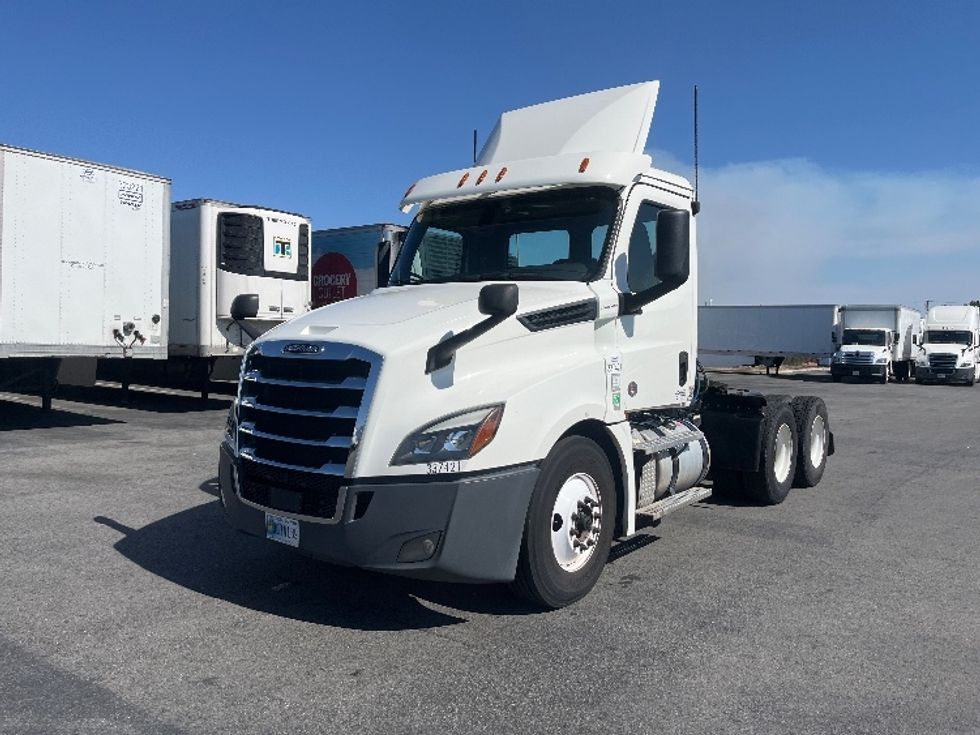 Day Cab Tractor-Heavy Duty Tractors-Freightliner-2020-T12664ST-Fontana-CA-447,408\n\t\tmiles-$ 48,750 - Image 3